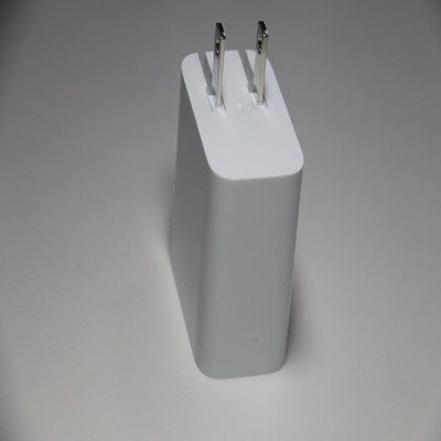 適配器電源（折疊型）注塑白（bái）色外殼